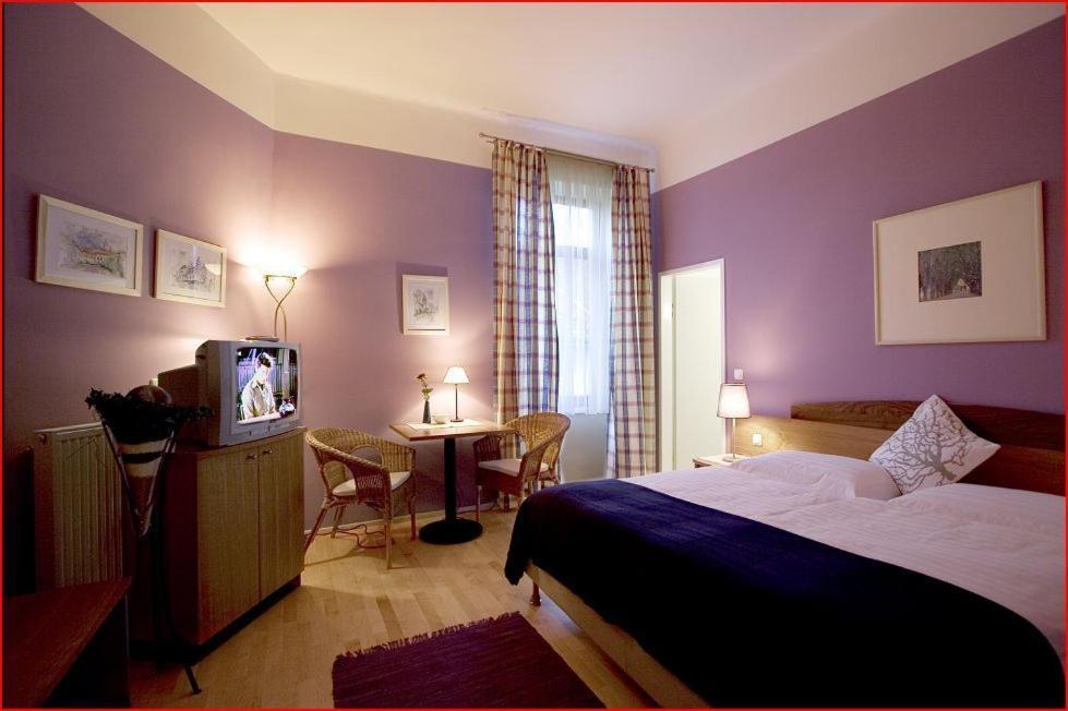 Hotel Garni - Gasthof Pillgrab Sankt Valentin Room photo